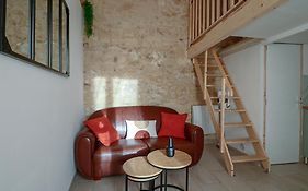 Studio climatisé mezzanine avec parking